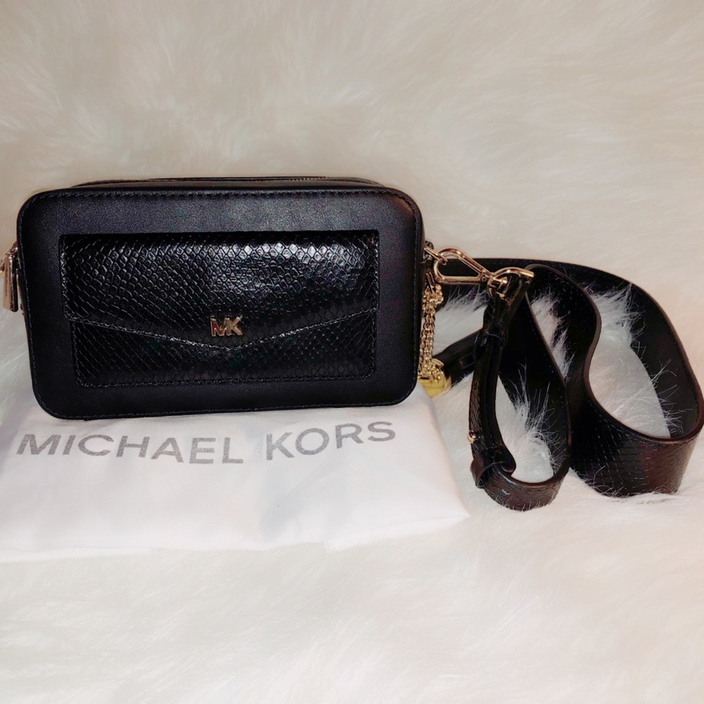 Michael Kors SM Pocket Camera Crossbody bag